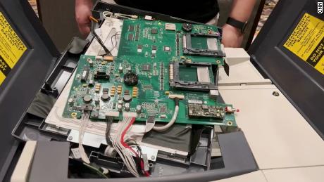 Hackers look for vulnerabilities in voting machines at DEF CON 2022