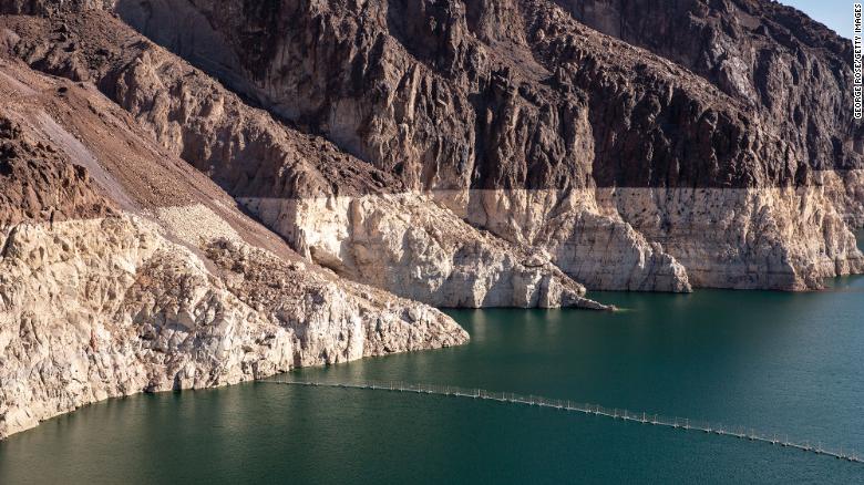 A bathtub ring watermark at Hoover Dam/Lake Mead, the country&#39;s largest man-made water reservoir, formed by the dam on the Colorado River.