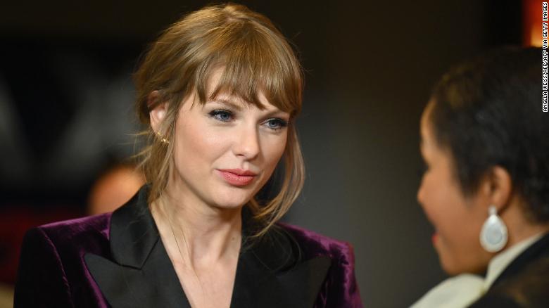 ‘Twilight Saga: New Moon’ director regrets rejecting Taylor Swift from film