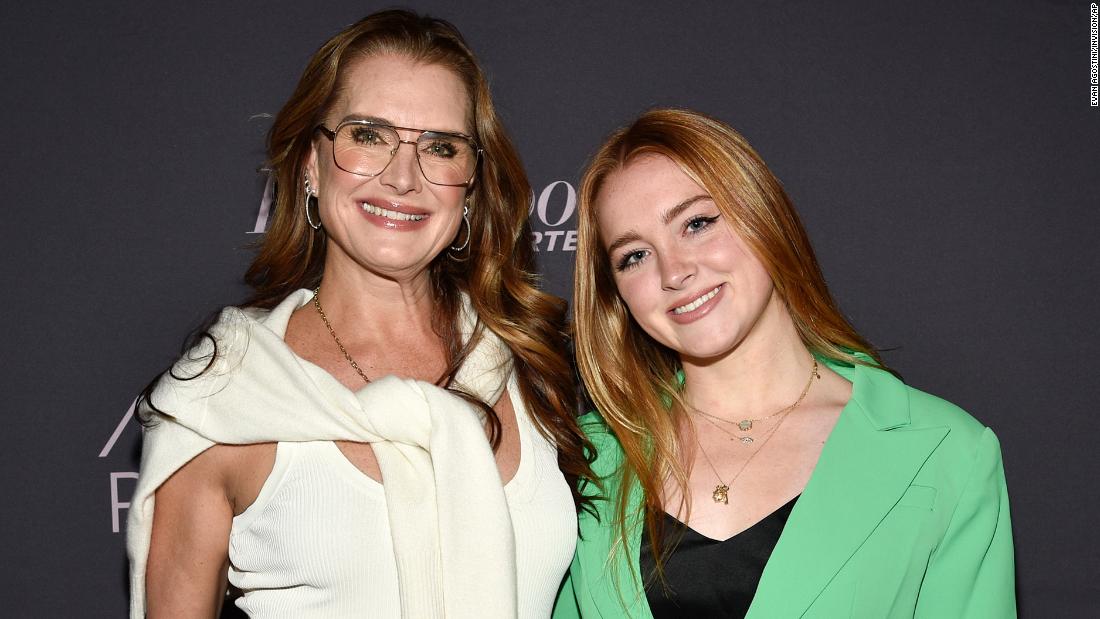Brooke Shields gets tearful as daughter heads back to college