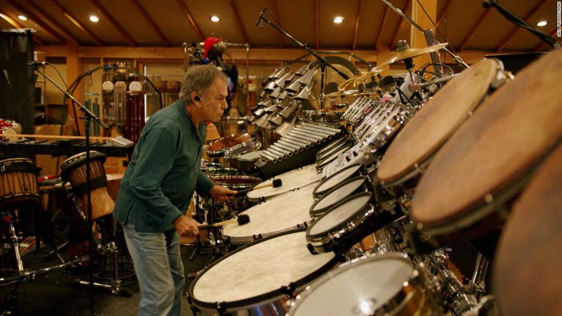 New music: Mickey Hart and Planet Drum get ‘In The Groove’ – CNN Video
