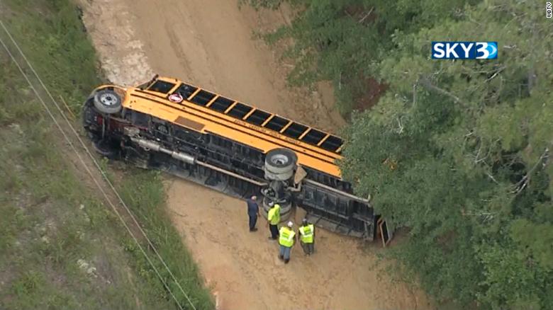 8 students injured after South Carolina school bus crashes