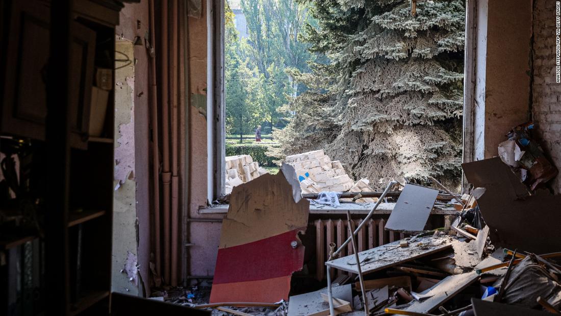 มีภาพห้องเรียนที่ถูกทำลายในเมือง Kramatorsk ของยูเครน เมืองทางตะวันออกที่เป็นแนวหน้าของการทำสงครามกับรัสเซีย  