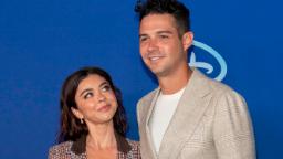 220822043017 01 modern family sarah hyland wedding hp video Sarah Hyland, 'Modern Family' star, marries Wells Adams