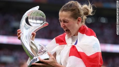 White poses with the trophy following England&#39;s victory in the Women&#39;s Euro 2022 final.