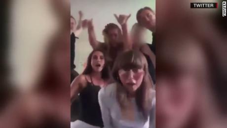 Calle barro Pensativo Mujeres inundan internet con videos de baile para apoyar a la primera  ministra de Finlandia, Sanna Marin - CNN Video
