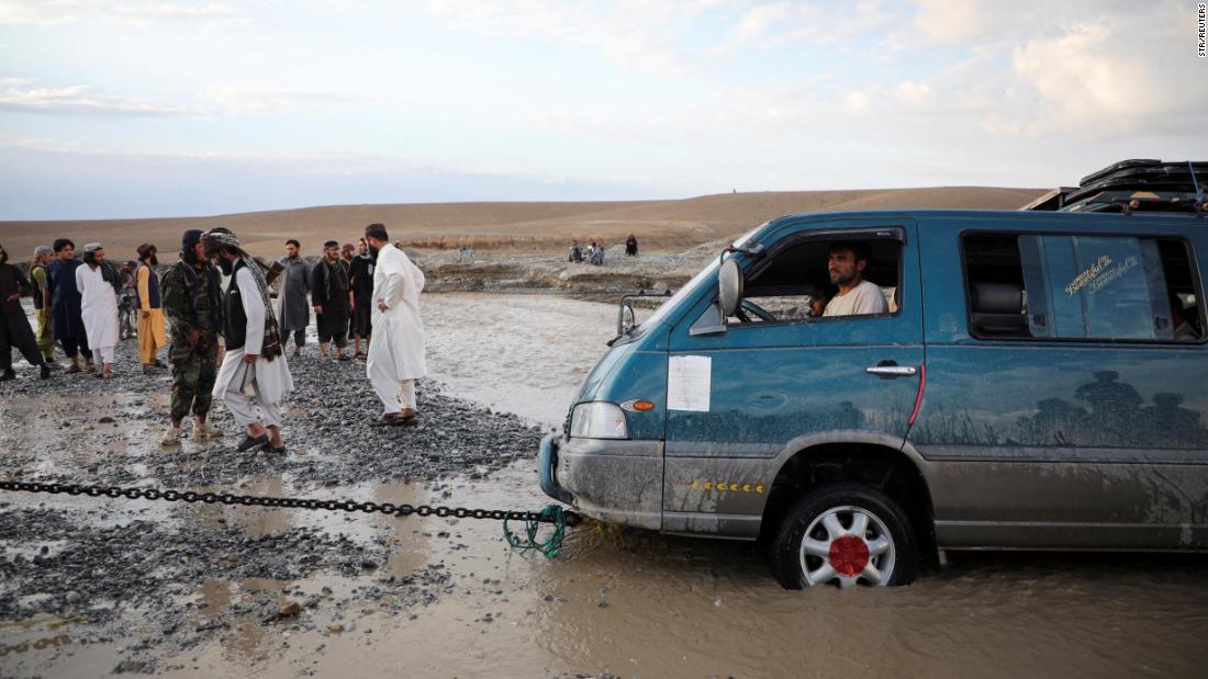 아프가니스탄: 아프가니스탄 홍수로 거의 100명 사망, 관리들 말