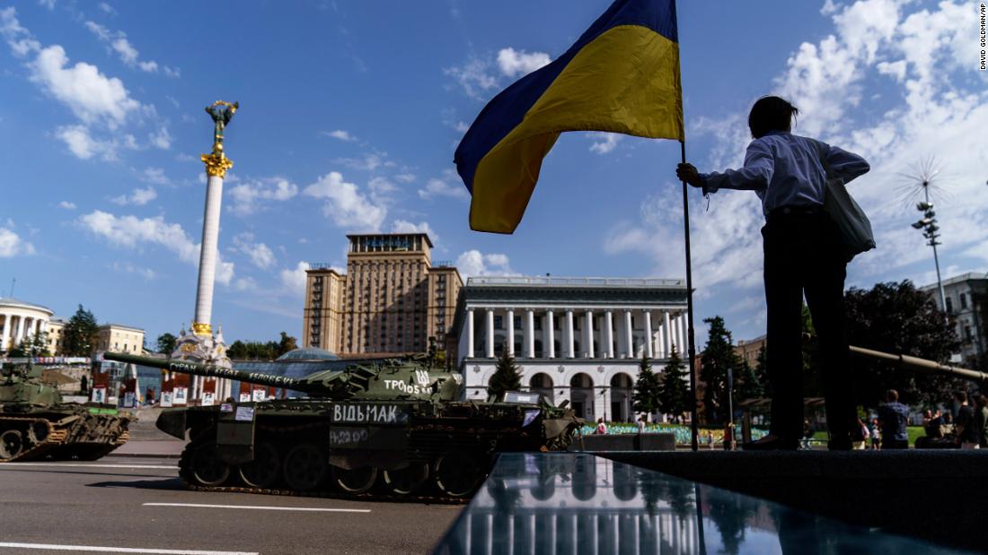 Ukraine: Kyiv displays captured tanks on Independence Day as Ukrainians cast a wary eye on Russia