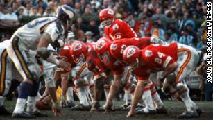 Super Bowl IV: Hank Stram, Len Dawson dominate Vikings - Sports Illustrated  Vault