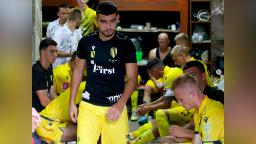 220825124223 ukraine football rukh lviv metalist kharkiv hp video Ukrainian Premier League match halted four times by air raid sirens and takes over four hours to complete