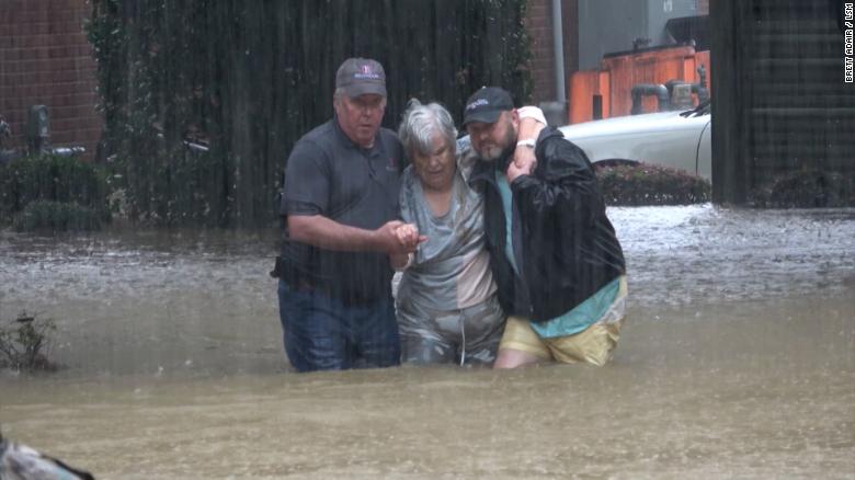 People evacuate nursing home as floods hit Mississippi