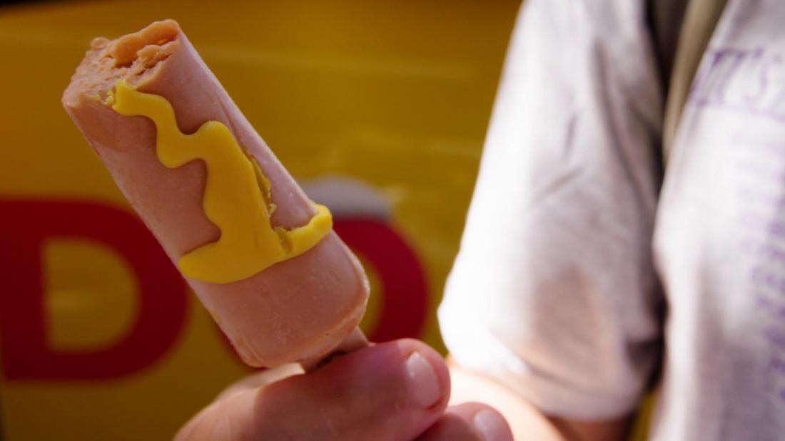 Oscar Mayer introduces a hot dog-flavored ice pop – CNN Video