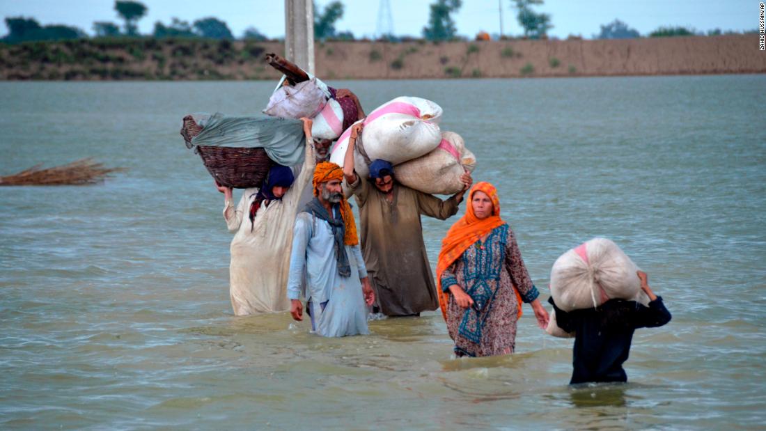 Záplavy v Pákistánu postihly 33 milionů lidí v nejhorší katastrofě za posledních deset let