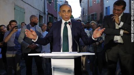 Expert and far-right politician Eric Zemmour, center, delivers a speech after the first round of voting in the French legislative elections, in Cogolin, June 12, 2022.