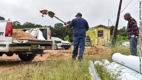 Le gouverneur du Mississippi déclare l'état d'urgence au milieu d'inondations massives