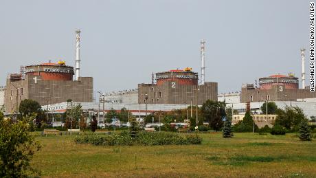 Una vista muestra la planta de energía nuclear de Zaporizhzhia en las afueras de la ciudad de Enerhodar, controlada por Rusia, en la región de Zaporizhzhia, Ucrania, el 22 de agosto. 