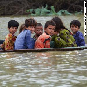 220829154454-01-pakistan-flooding-unf-la