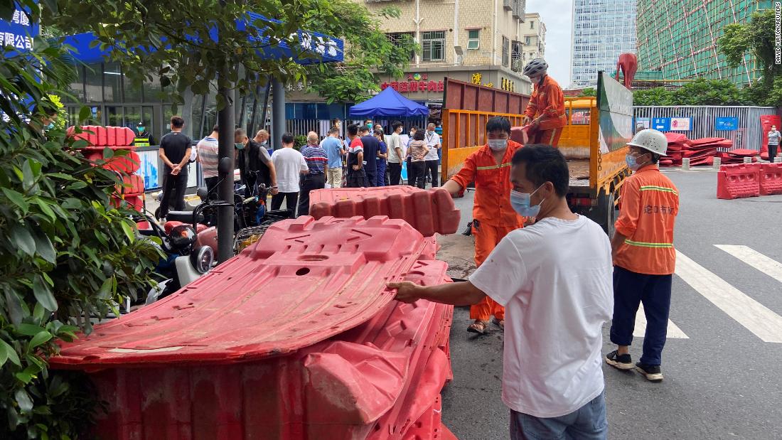 China shuts world's largest electronics market as Shenzhen imposes more lockdowns