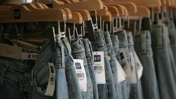 220830153335 gap store clothing rack file hp video Why last-season leftovers may get a second shot at Gap and Kohl's