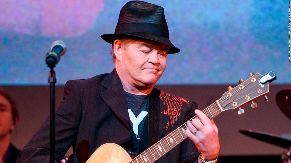 Mickey Dolenz, leider van de Monkees, klaagt de FBI aan