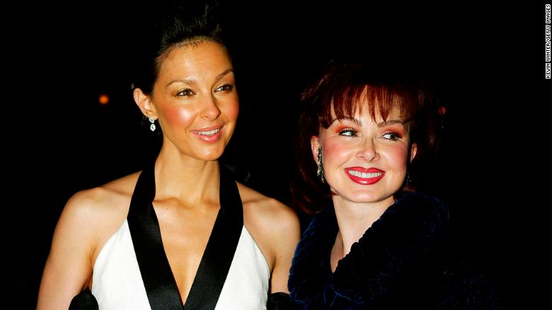 Ashley Judd and Naomi Judd in 2004. 