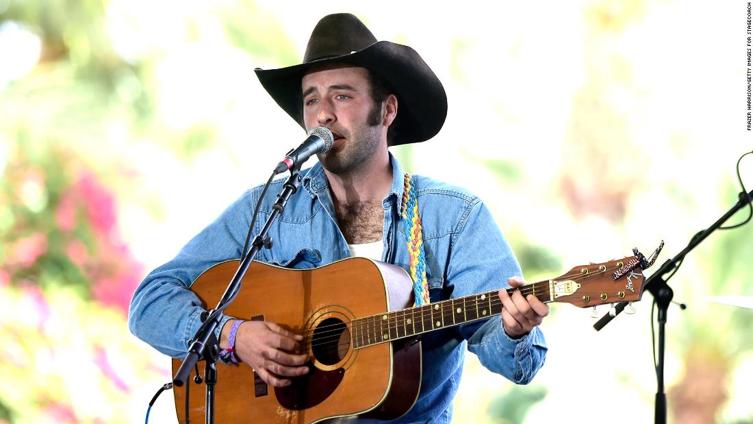 Luke Bell country music singer dead at 32 – CNN