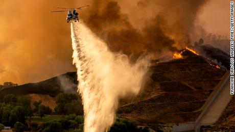 Explosive growth of fire in Los Angeles County should be a &#39;wake-up call&#39; for the days ahead, official says