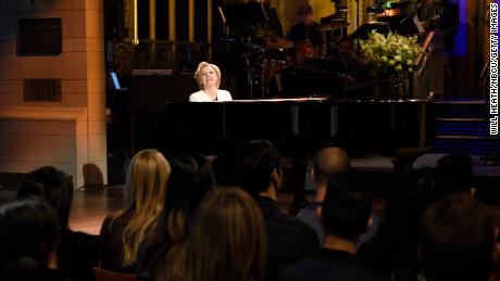 Kate McKinnon as Hillary Clinton sings Leonard Cohen&#39;s &quot;Hallelujah&quot; on November 12, 2016.