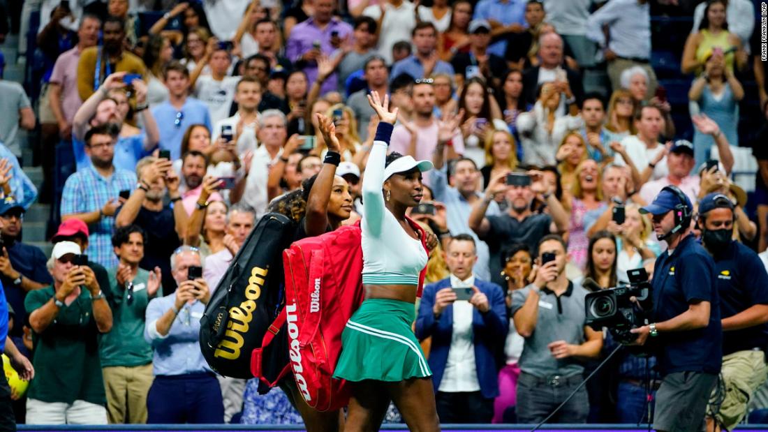 Serena a Venus Williamsové vypadly ze čtyřhry proti českému duu na US Open