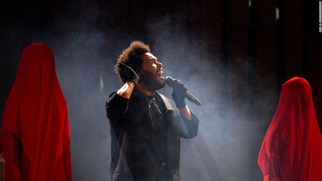 The Weeknd cancels Los Angeles show mid-song due to vocal issues