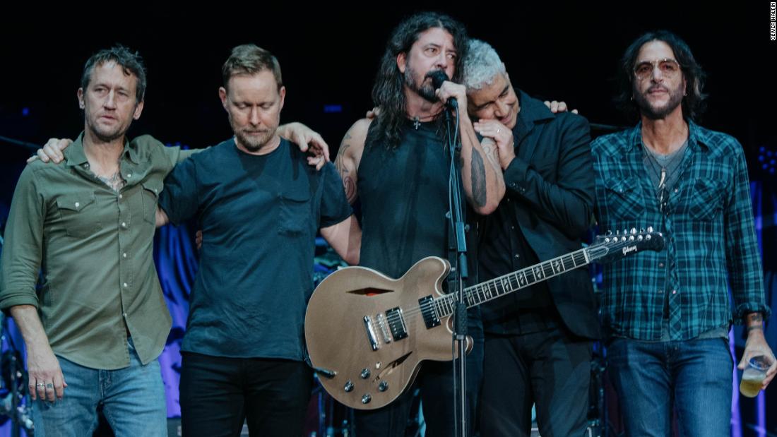 Foo Fighters haben ihr erstes neues Album seit dem Tod von Schlagzeuger Taylor Hawkins angekündigt