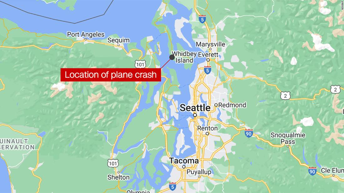 Float plane carrying 10 people crashes into Washington's Mutiny Bay