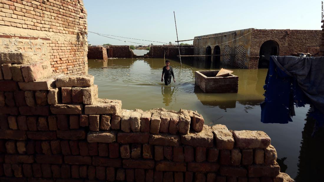 Jazero Manshar: Hrozí, že voda z najväčšieho jazera v Pakistane prenikne do husto obývaných miest