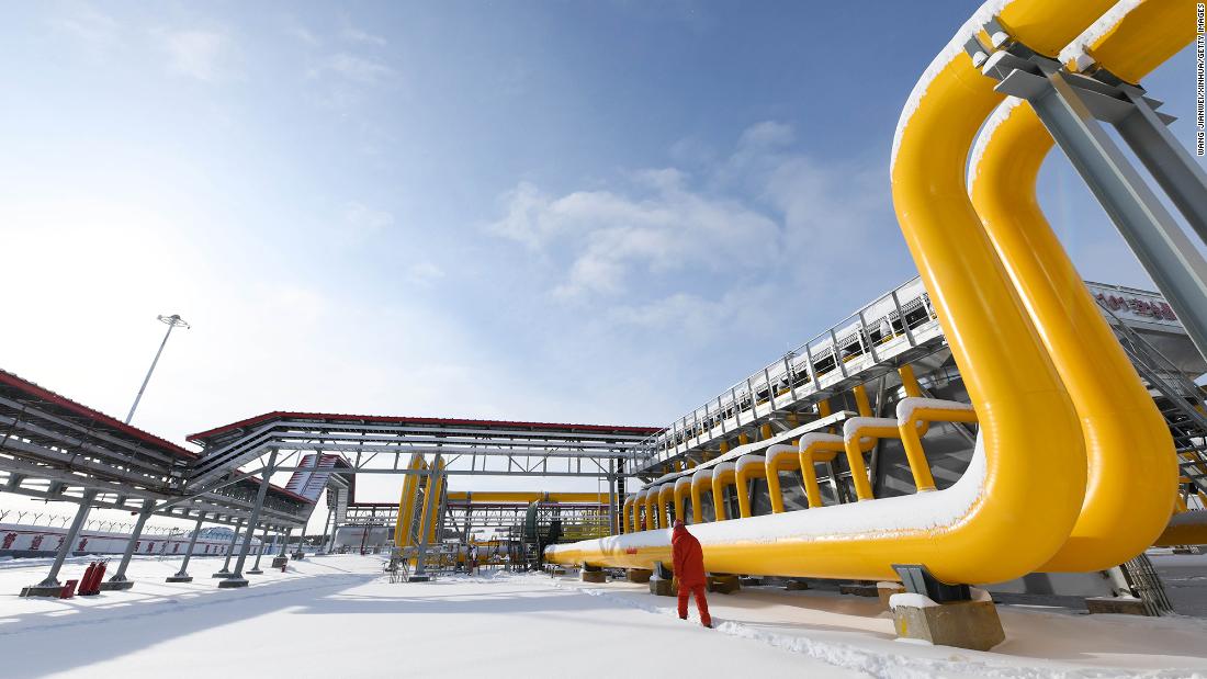 Россия заявила, что Китай начнет платить за газ в рублях и юанях