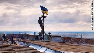Ukrainian forces aim to retake Kherson by year&#39;s end as gains made in south, US and Ukrainian officials say