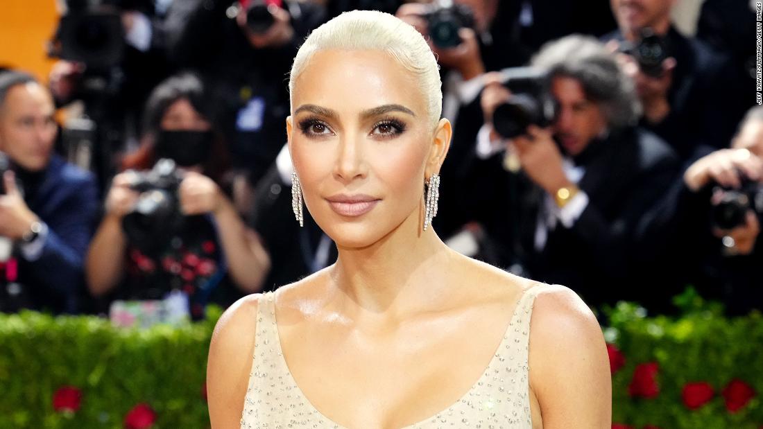 El próximo trabajo de Kim Kardashian es un inversor de Wall Street