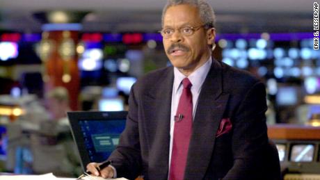 CNN anchorman Bernard Shaw talks to his viewers while on set at the network&#39;s Atlanta headquarters on Friday, Nov. 10, 2000. Shaw, a 20-year veteran of CNN, said he would leave the network early next year to write books and spend more time with his family.
