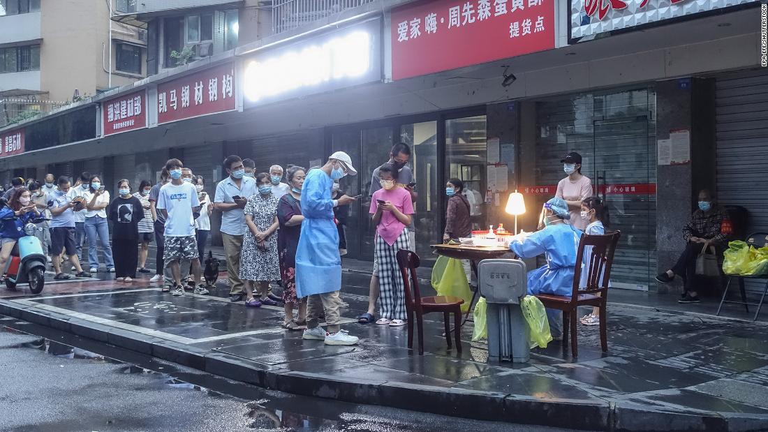 Chengdu en Chine prolonge à nouveau le verrouillage du COVID