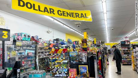 Dollar General&#39;s newest shoppers: People making $100,000 a year