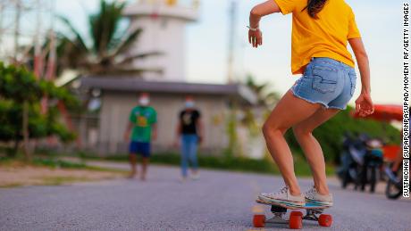 Skateboarding keeps kids on the go.  Exercise also improves youth & # 39;  Focus and attention.