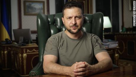 Зеленский утверждает, что отбил ключевой город на северо-востоке Украины