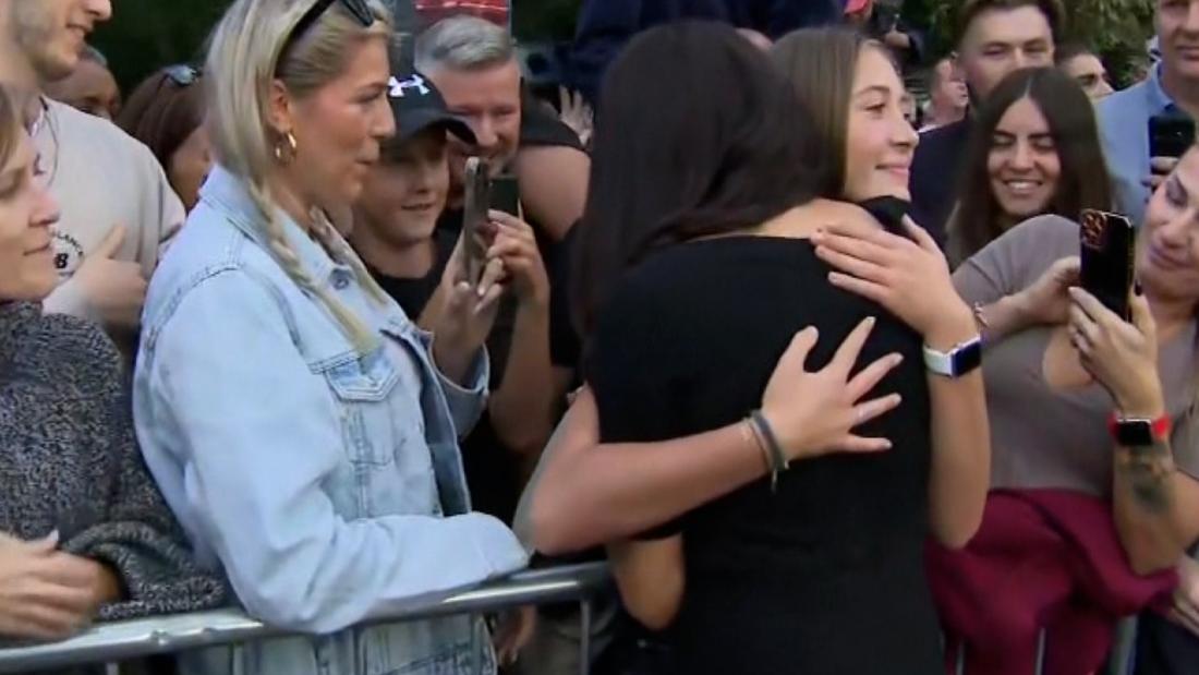Watch: 14-year-old explains why she hugged Meghan – CNN Video
