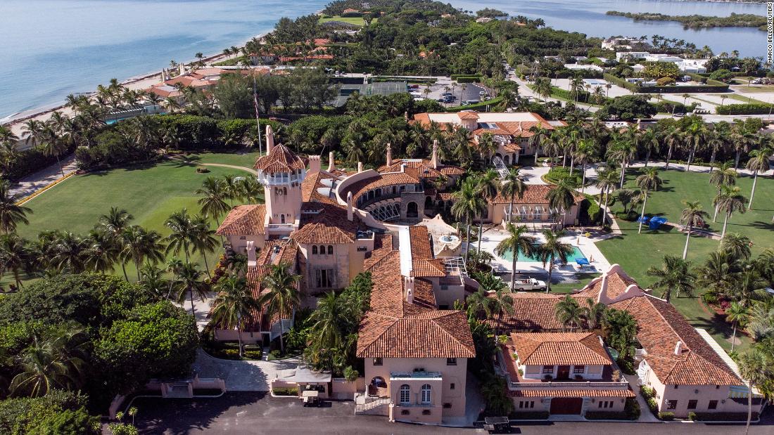 La comunidad de inteligencia reanuda el trabajo en la evaluación de daños de documentos de Mar-a-Lago