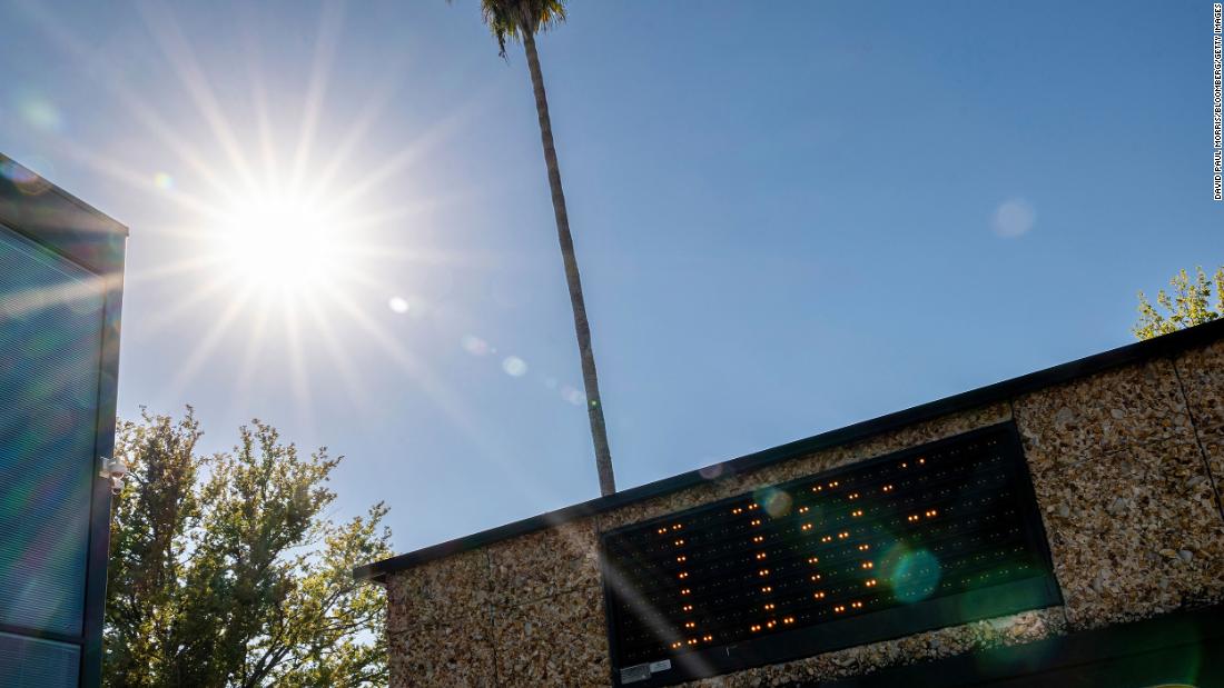 You are currently viewing Extreme California heat knocks key Twitter data center offline – CNN