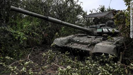 सड़ांध रूसी युद्ध मशीन में गहरी चलती है।  यूक्रेन इसे सबके सामने उजागर कर रहा है