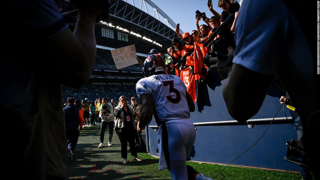 Russell Wilson booed in return to Seattle as Denver Broncos lose