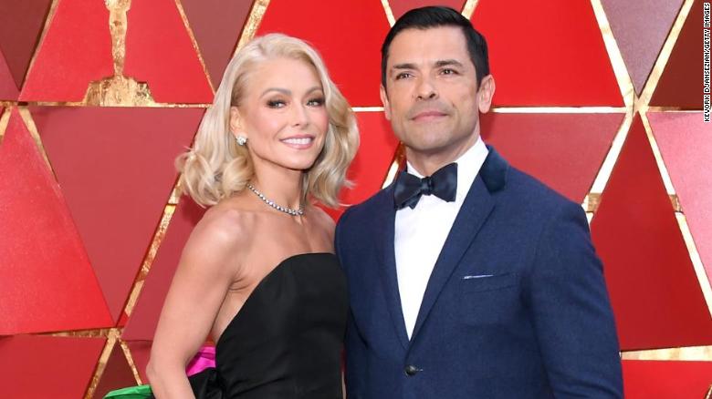 Kelly Ripa recounts passing out during sex because of ovarian cysts