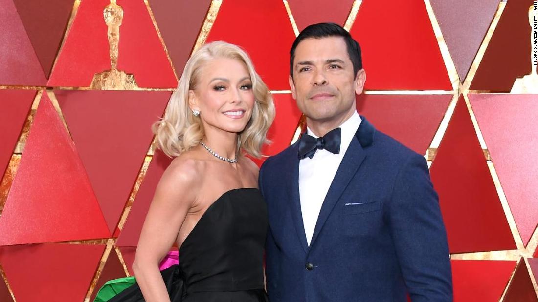 Kelly Ripa dit qu’elle s’est évanouie pendant les rapports sexuels à cause de kystes ovariens