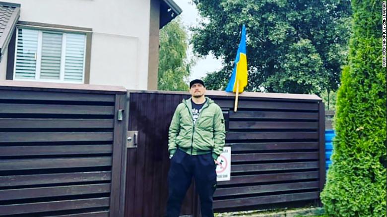 Oleksandr Usyk: Boxing world champion shares images from family home in Ukrainian area previously held by Russians
