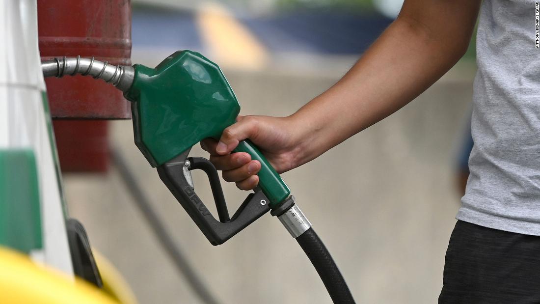 Read more about the article The historic streak of falling US gas prices is over – CNN